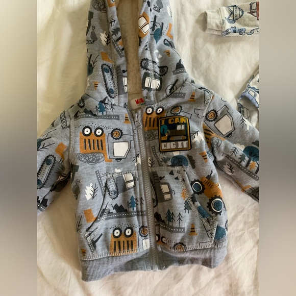 Cute cars and tractors two piece - Picture 2 of 6